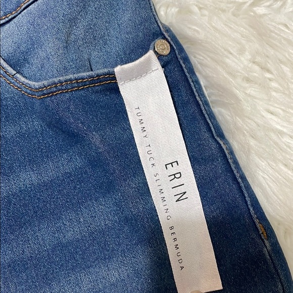 Tahari ERIN Blue Bermuda Denim Shorts Sz 8/29 - Picture 8 of 9